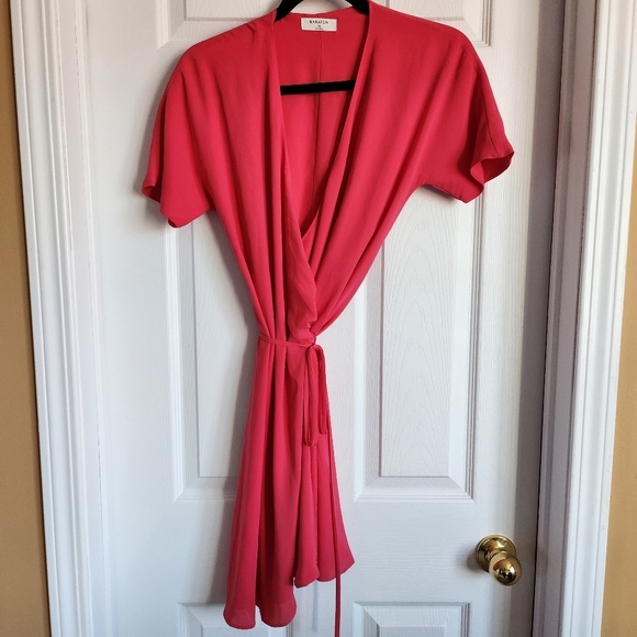 Aritzia Wallace dress xxs in virtual pink - Barbie colour! - Picture 2 of 4